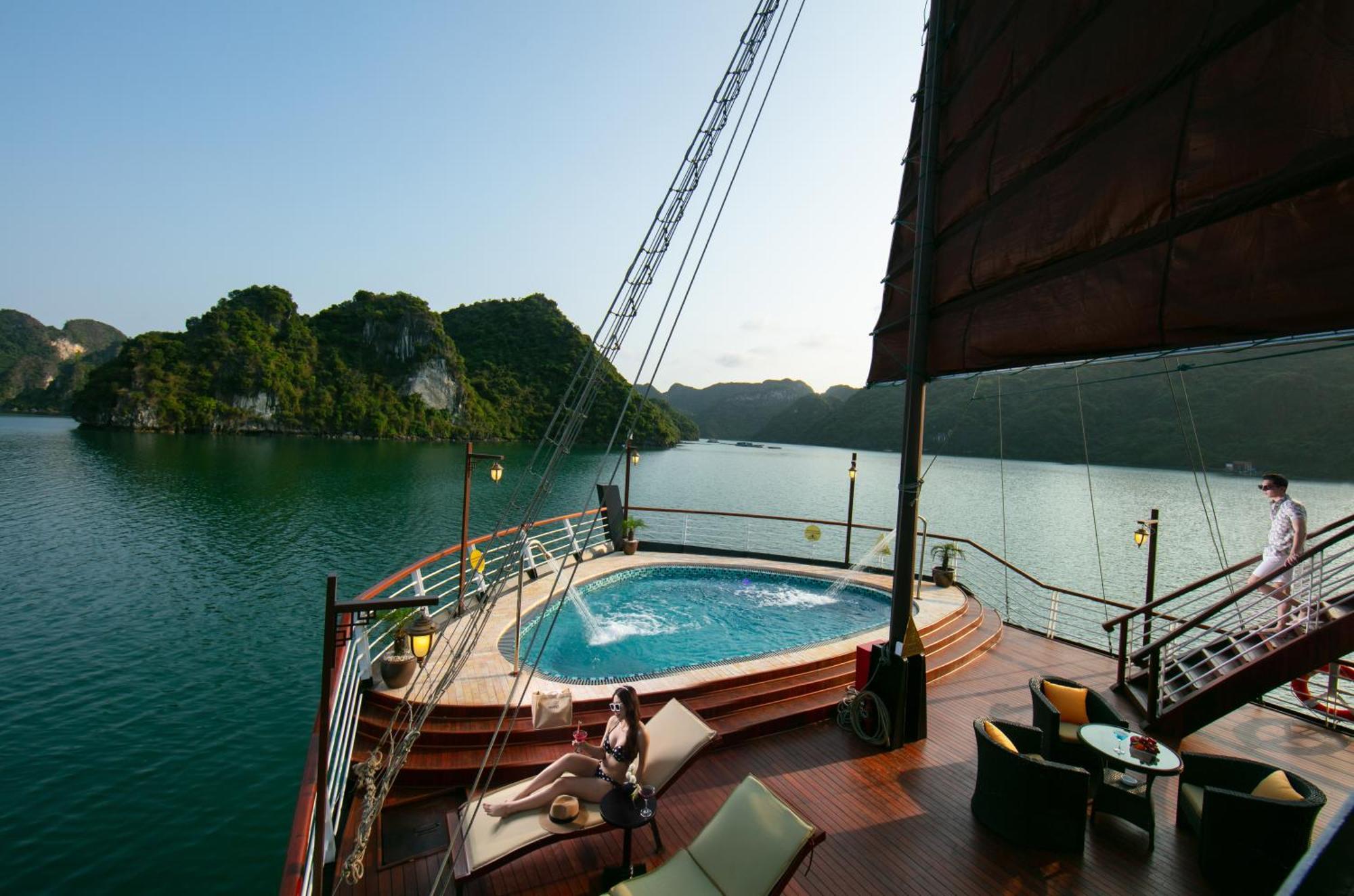 Hotel Amanda Luxury Cruise Hạ Long Exterior foto