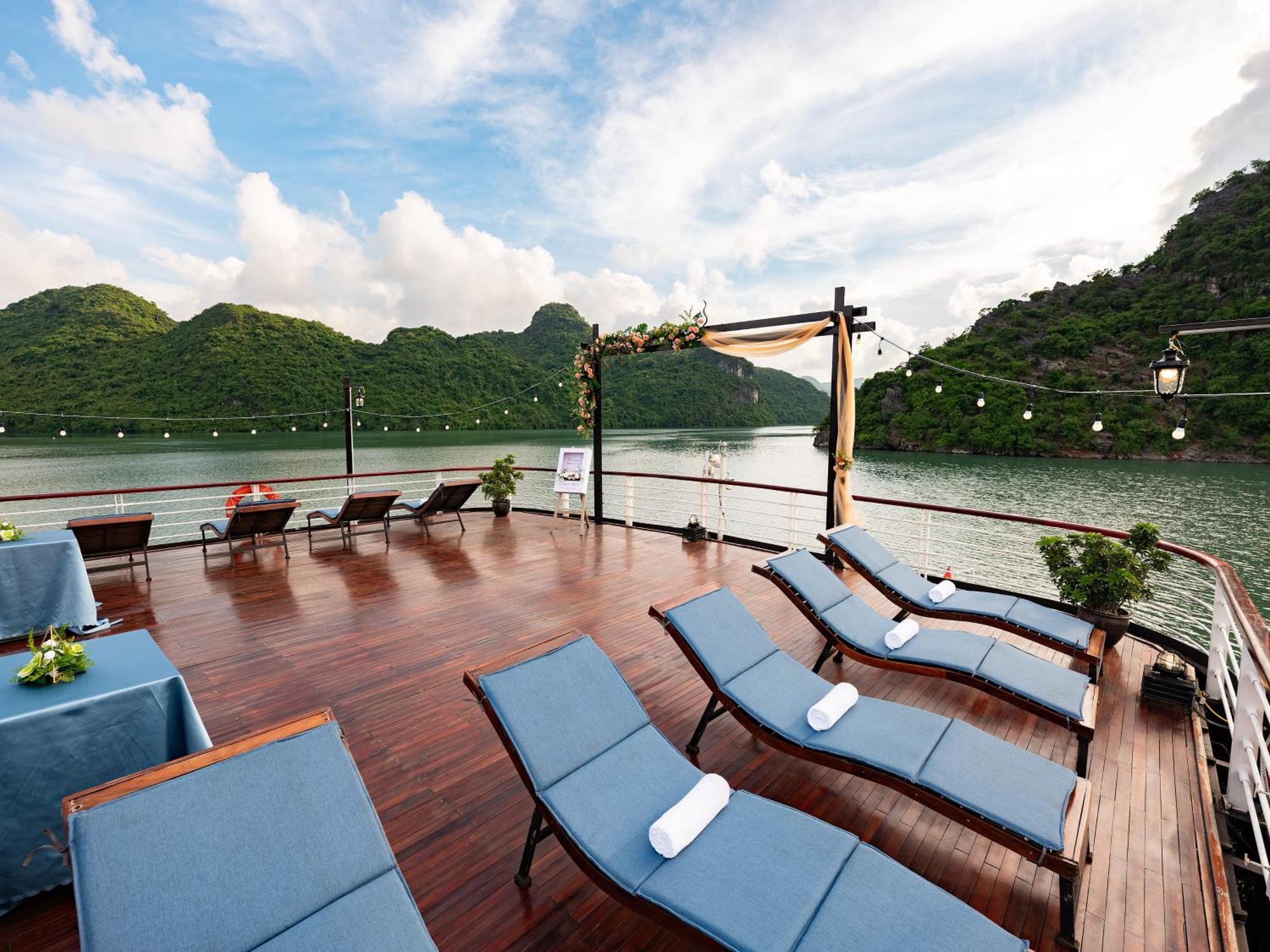 Hotel Amanda Luxury Cruise Hạ Long Exterior foto