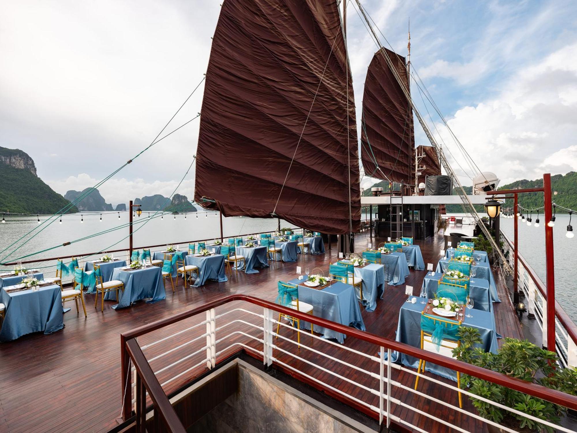 Hotel Amanda Luxury Cruise Hạ Long Exterior foto