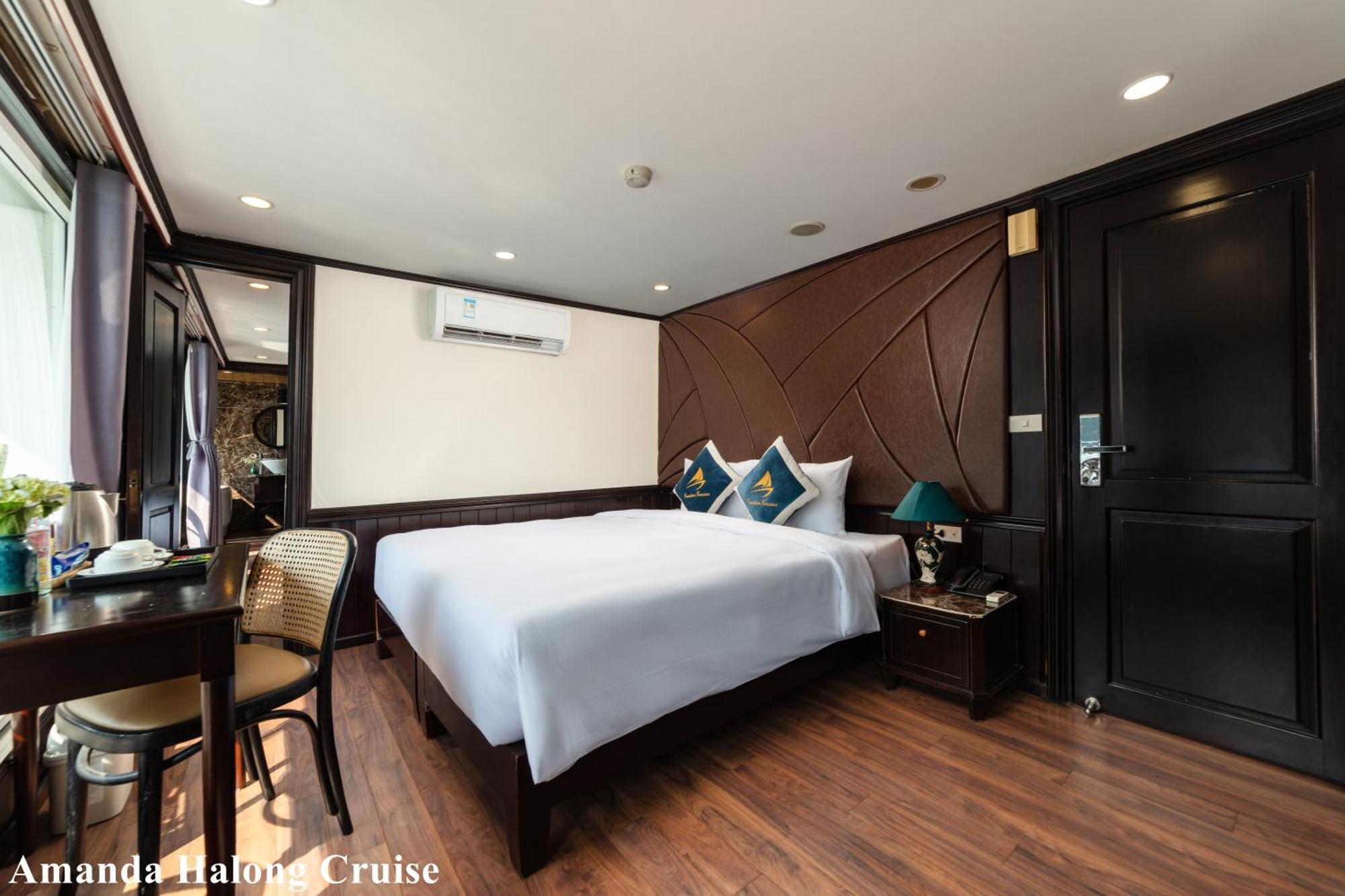 Hotel Amanda Luxury Cruise Hạ Long Exterior foto