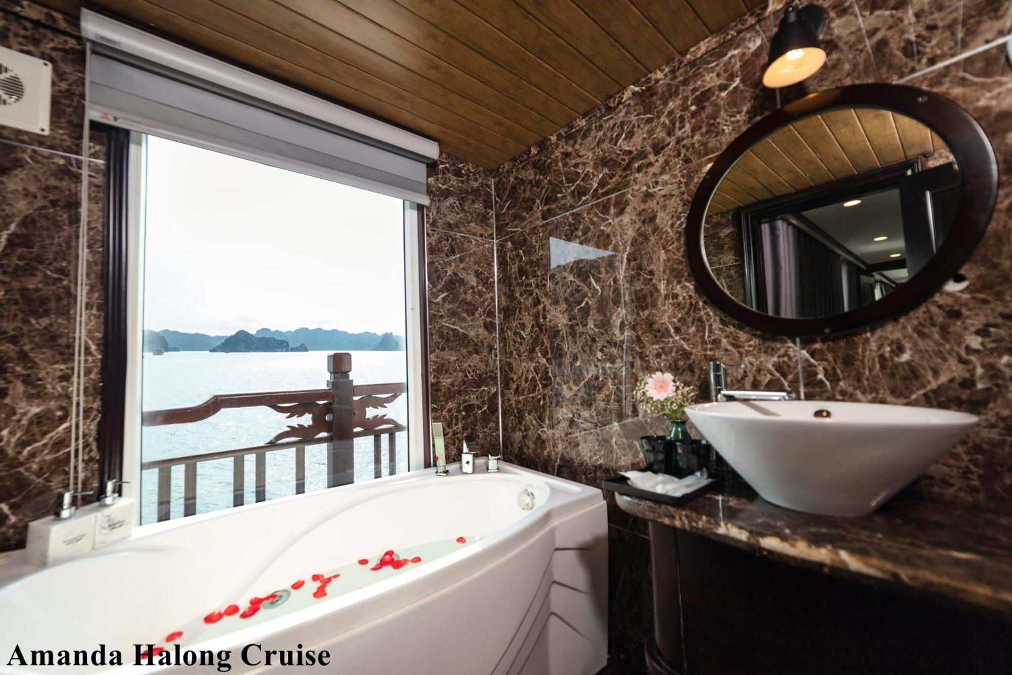 Hotel Amanda Luxury Cruise Hạ Long Exterior foto